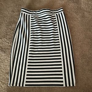 Guess Maxi skirt